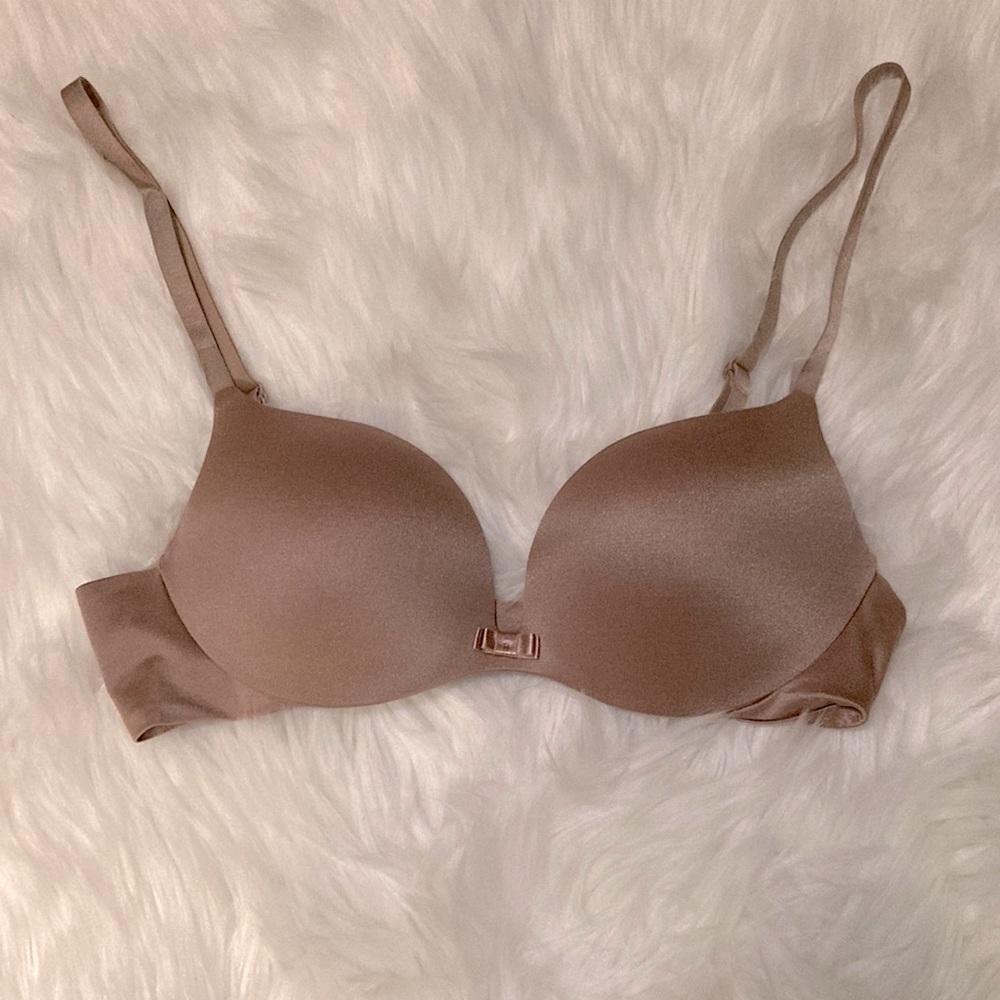 Victoria’s Secret Nude Push-Up Plunge Bra Size 34B